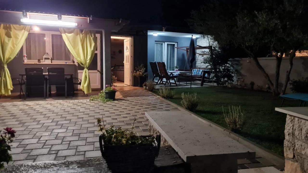 فيلا A24-House ميدولين المظهر الخارجي الصورة